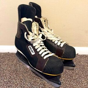 Bauer Triumph Hockey Skates